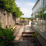 225 m2 med indbygget spa, sauna, plantekasser og indbygget lys i Humlebæk.