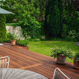 112 m2 terrasse med plantekasser, spanske trapper og lysspots i Vedbæk