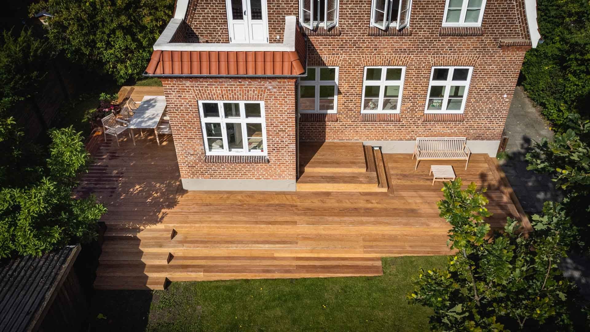 96 m2 udendørs opholdsrum i Charlottenlund