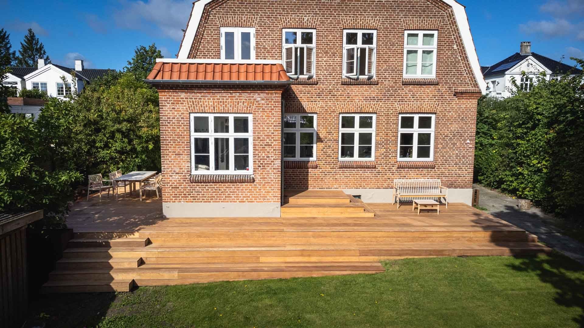 96 m2 udendørs opholdsrum i Charlottenlund