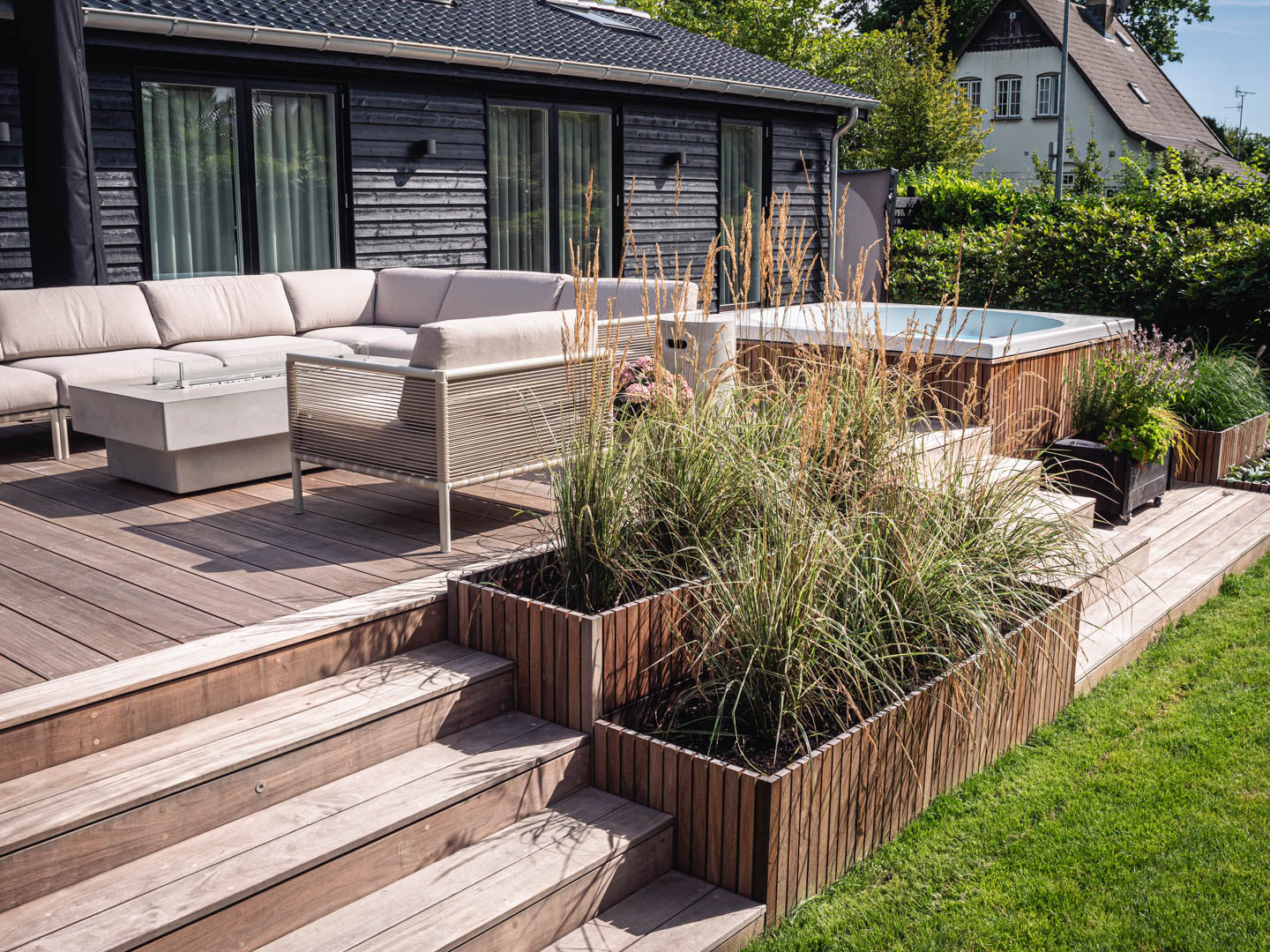 Træsorter til terrasser – Den komplette guide til valg af træ