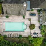 240 m2 ipé-terrasse rundt om poolen i Hillerød