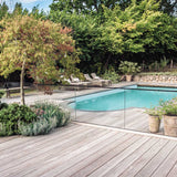 240 m2 ipé-terrasse rundt om poolen i Hillerød