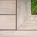 240 m2 ipé-terrasse rundt om poolen i Hillerød