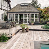 240 m2 ipé-terrasse rundt om poolen i Hillerød