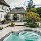 240 m2 ipé-terrasse rundt om poolen i Hillerød