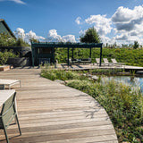 114 m² organisk ipé-terrasse ved svømmesø i Bregnerød